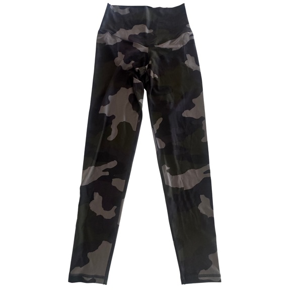 aerie Pants - NWT OFFLINE by Aerie Real Me Hi-Rise 7/8 Legging Camo Green/Black Women’s M